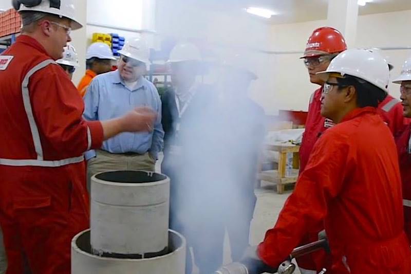 Hot Tapping & Pipe Freezing Client Demo at our Qatar Oilfield Services Workshop - Hot Tapping using Liquid Nitrogen - Hot Tapping Service - Hot-Hed® Middle East